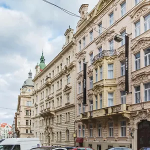 la-ballerina-hotel.praguehotelsweb.com/